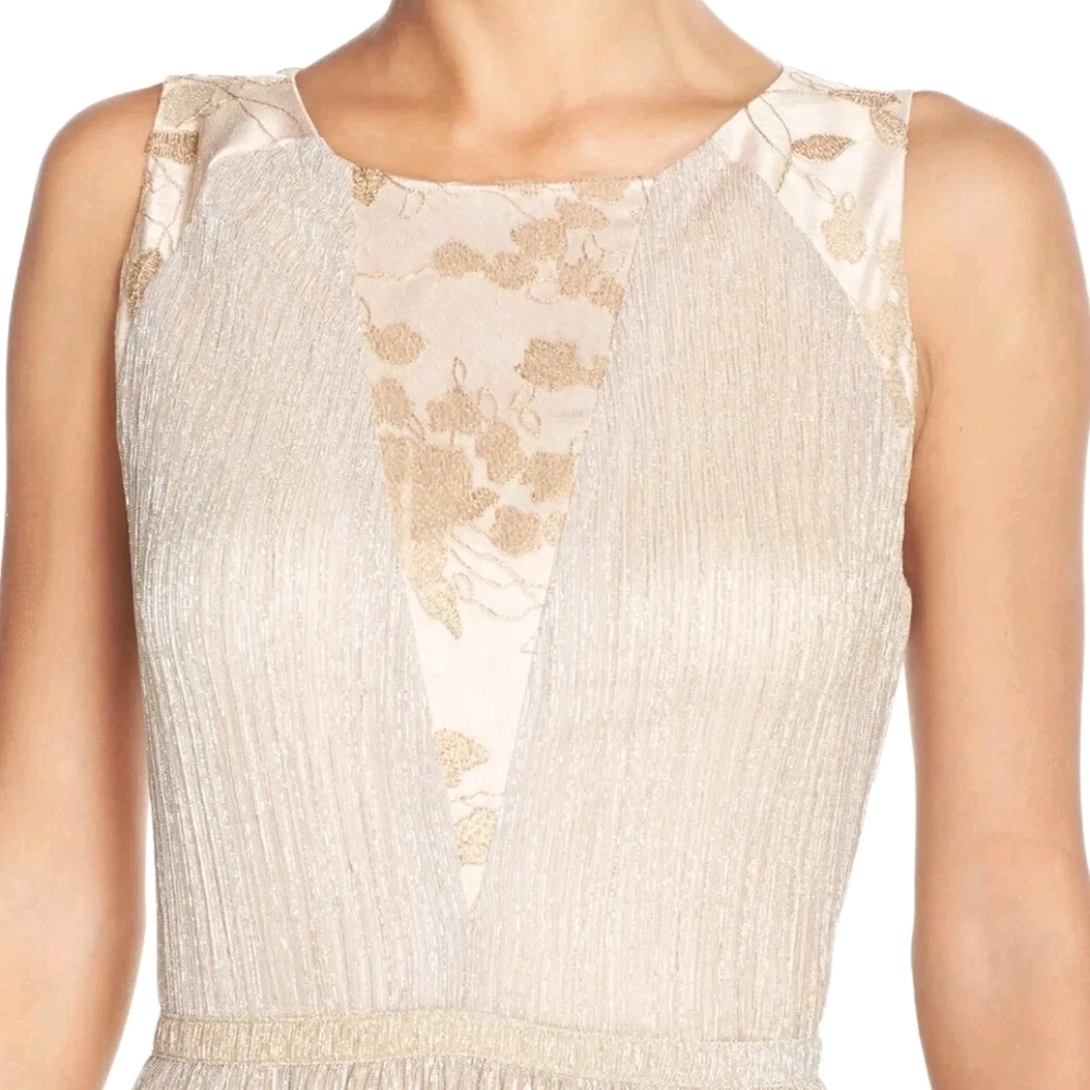 Tahari Elegant Cream and Gold Sleeveless Dress